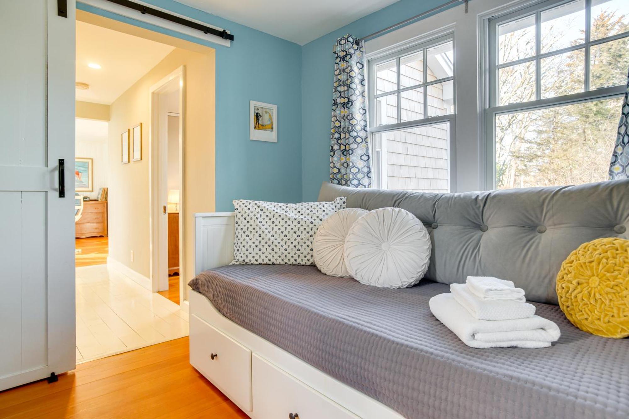 Cozy Cape Cod Cottage - Walk To Monument Beach! Bourne Dış mekan fotoğraf