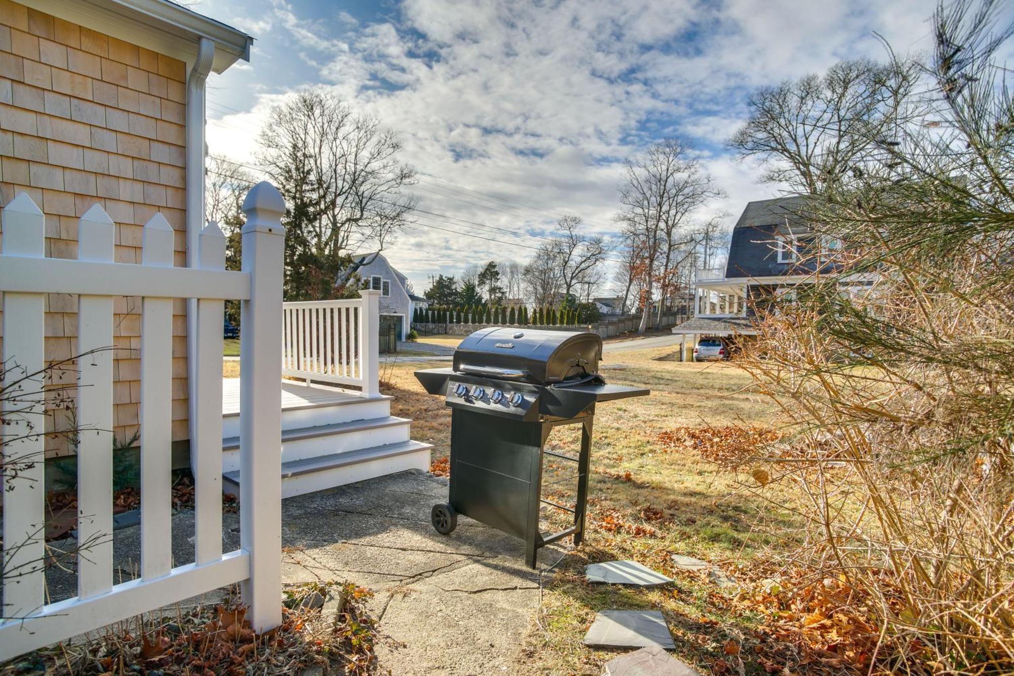 Cozy Cape Cod Cottage - Walk To Monument Beach! Bourne Dış mekan fotoğraf