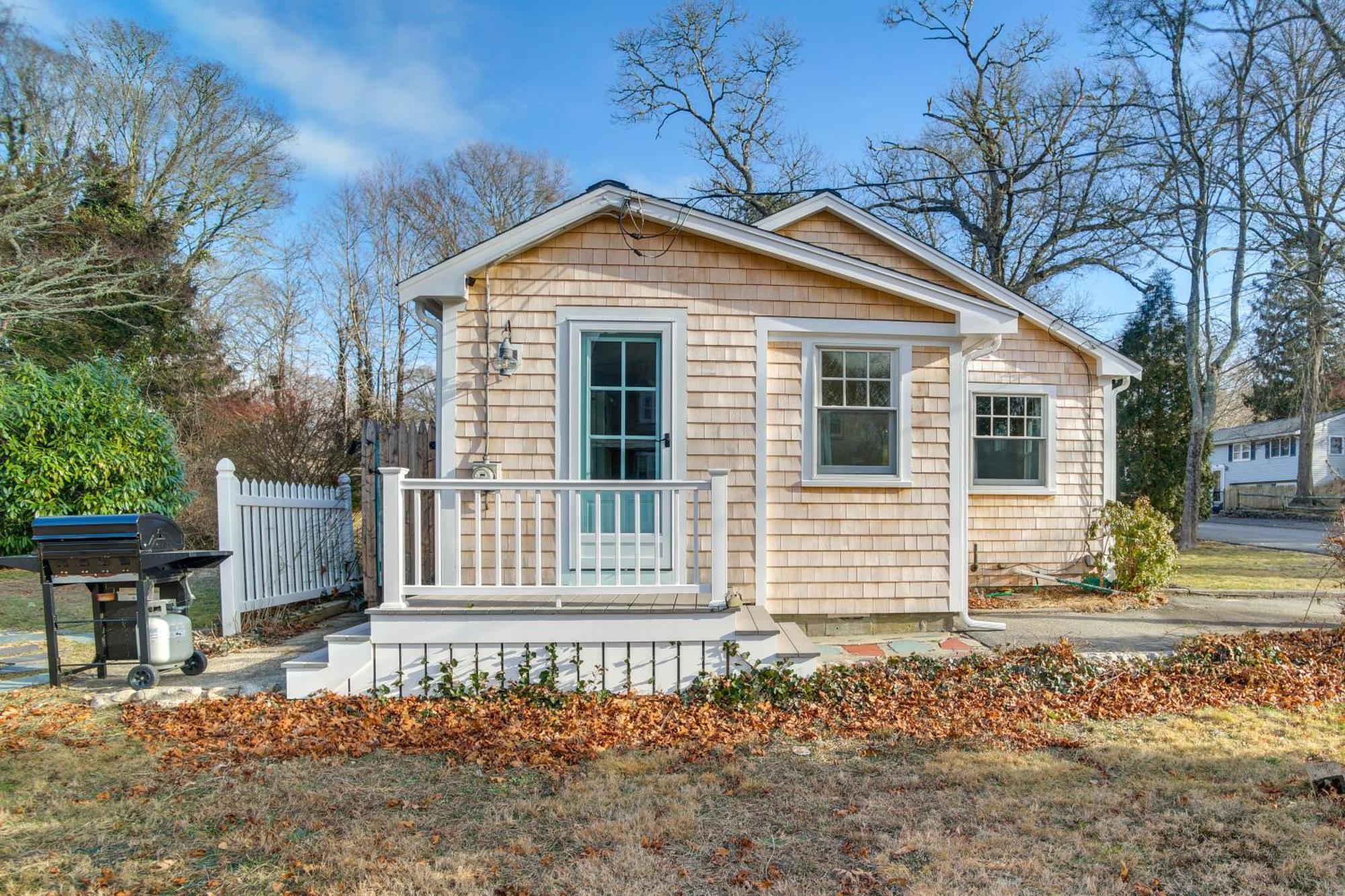 Cozy Cape Cod Cottage - Walk To Monument Beach! Bourne Dış mekan fotoğraf