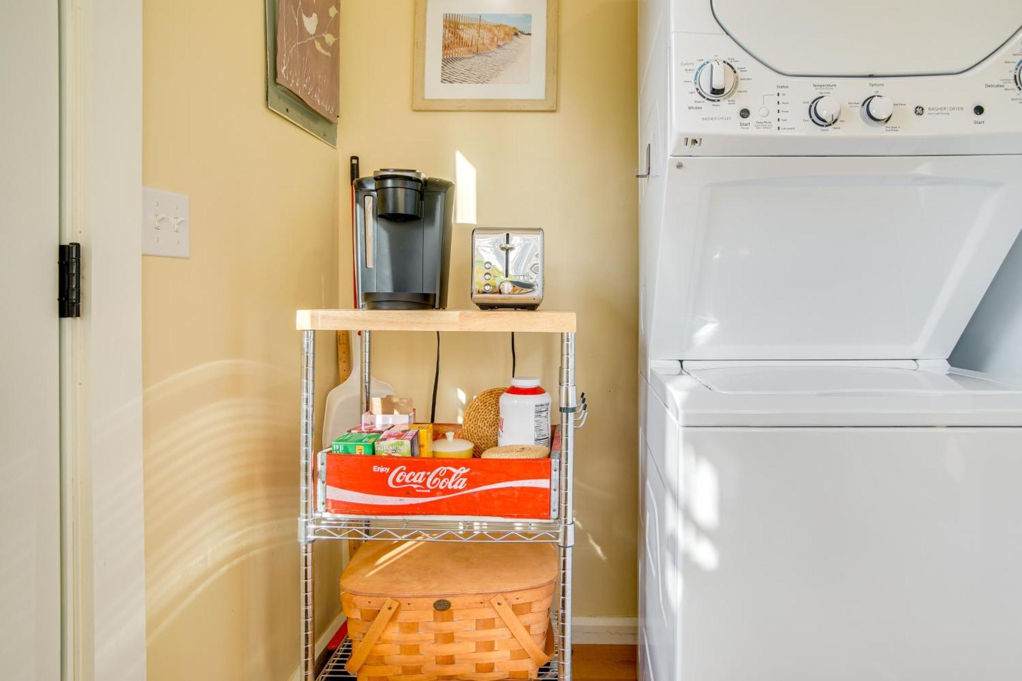 Cozy Cape Cod Cottage - Walk To Monument Beach! Bourne Dış mekan fotoğraf