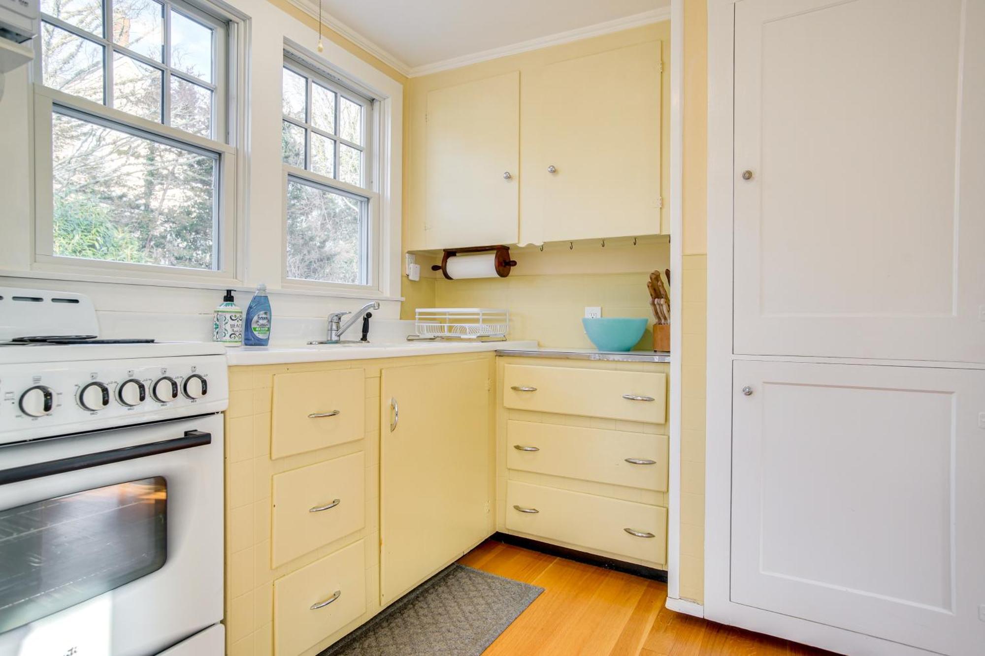 Cozy Cape Cod Cottage - Walk To Monument Beach! Bourne Dış mekan fotoğraf